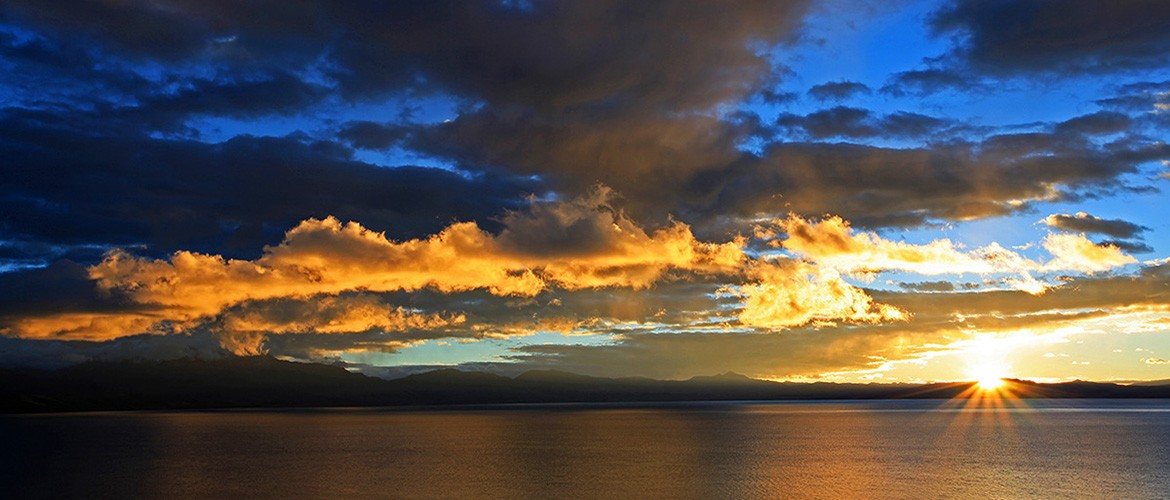 Lake Manasarovar is one of the three holiest lakes in Tibet. It is one of the highest fresh water lakes in the world with an average elevation of 4500 meters. Lake Manasarovar is one of the three holiest lakes in Tibet. It is one of the highest fresh water lakes in the world with an average elevation of 4500 meters.