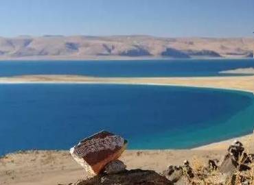 Another name of Dung tso is moon lake. Another name of Dung tso is moon lake.
