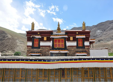 The name of Mindroling Monastery in Tibetan means "Place of Perfect Emancipation". The name of Mindroling Monastery in Tibetan means "Place of Perfect Emancipation".