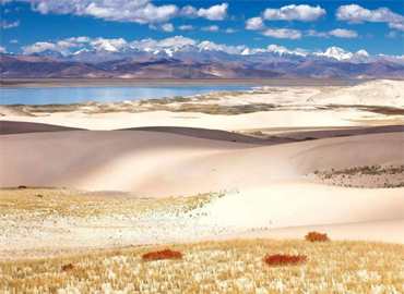There's a great opportunity to view the uniuqe scenery of Tibet. There's a great opportunity to view the uniuqe scenery of Tibet.