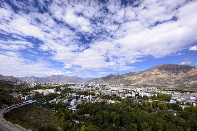 Located in the central Tibet, Lhasa is the capital of Tibet with 1300 years’ history. Lhasa owns unique religious, historical sites, pure sky and devoted people. Located in the central Tibet, Lhasa is the capital of Tibet with 1300 years’ history. Lhasa owns unique religious, historical sites, pure sky and devoted people.