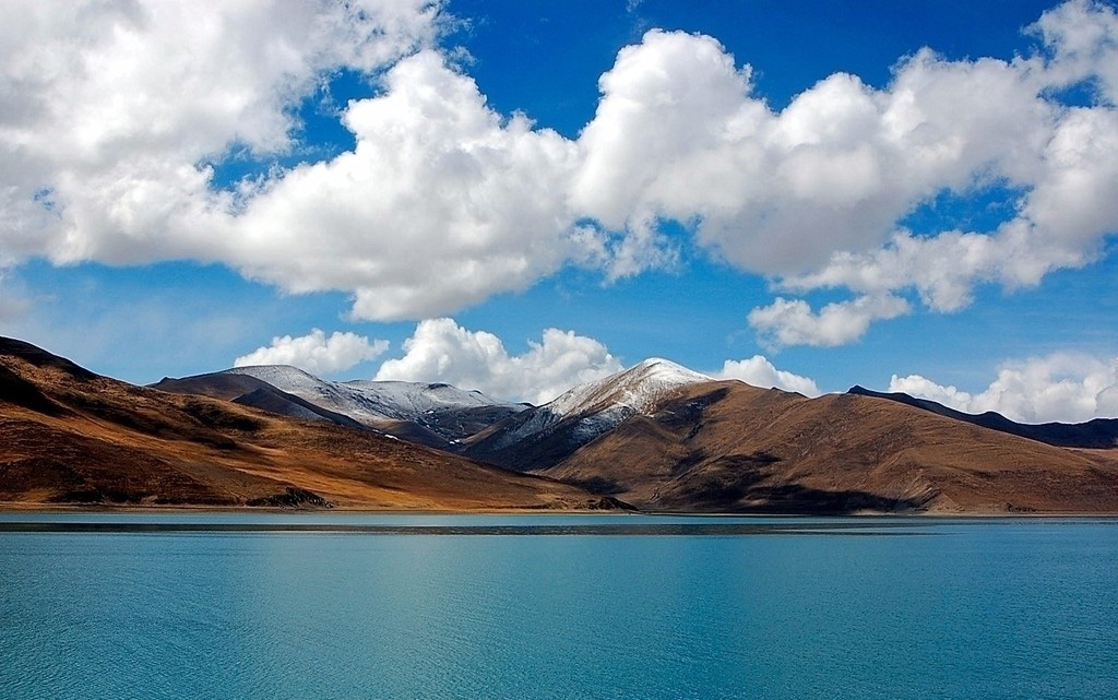 Crystal lakes dotted in Tibet Crystal lakes dotted in Tibet