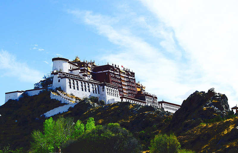 As the winter palace of the Dalai Lama, Potala Palace is an important religious landmark of Tibet. As the winter palace of the Dalai Lama, Potala Palace is an important religious landmark of Tibet.