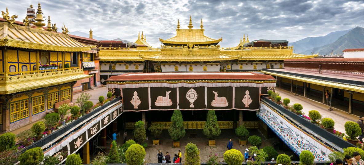 Get to Jokhang Temple, feel pilgrims’ devoted hearts and be attracted by its famous golden roof.