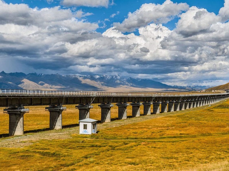 Taking a Tibet train to Tibet is much cheaper than taking flights to Tibet