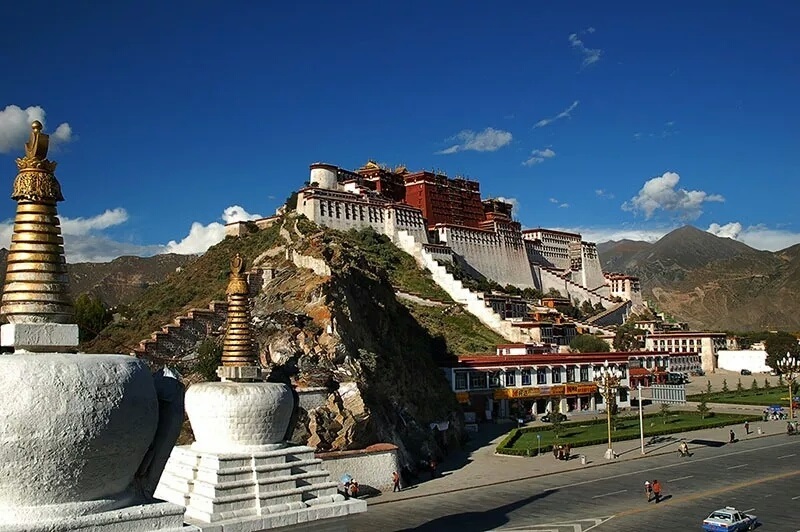 The grand Potala Palace is the must-see attraction in Tibet. The landmark of Lhasa, the Potala Palace.