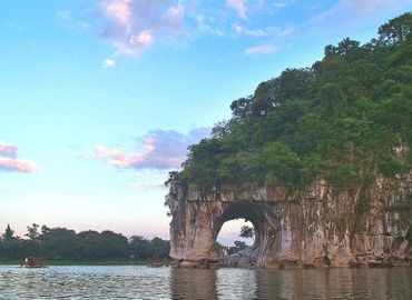 Fubo Hill is the symbol of Guilin scenery. Fubo Hill is the symbol of Guilin scenery.