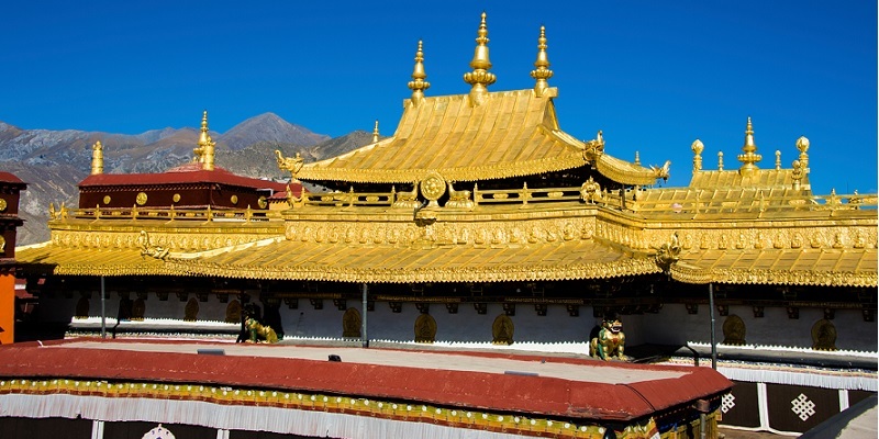 The most splendid and magnificent temple in Tibet. Jokhang Temple would be your great memory for your Tibet trip.