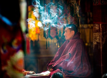 Tibetan incense is not only used to worship the Buddha, but also prevent disease from happening. Tibetan incense is not only used to worship the Buddha, but also prevent disease from happening.