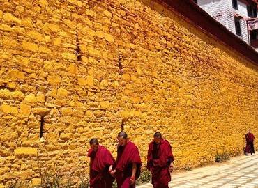 The feature of Ganden Monastery - yellow wall. The feature of Ganden Monastery - yellow wall.
