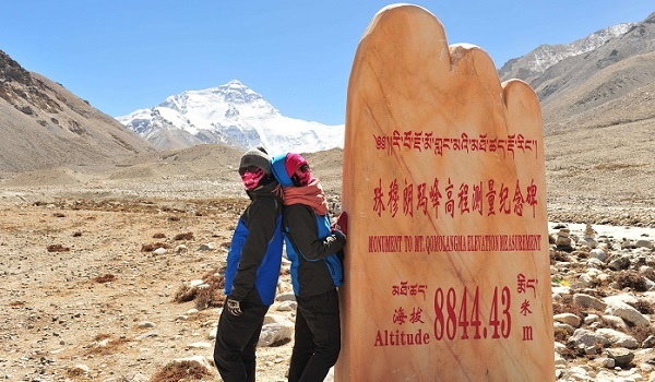 Everest monument