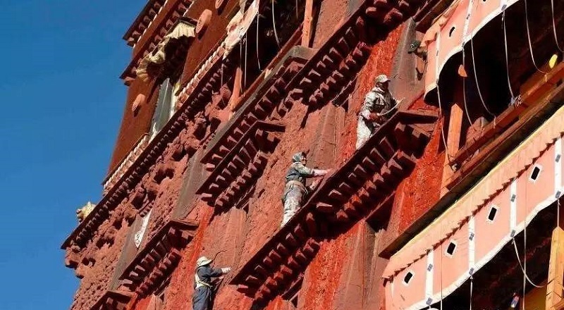 Paint the red palace of Potala Palace