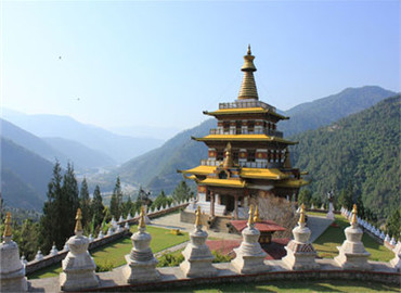 Khamsum Yuelley Namgyel Chorten is to enshrine all kinds of protector gods. Khamsum Yuelley Namgyel Chorten is to enshrine all kinds of protector gods.