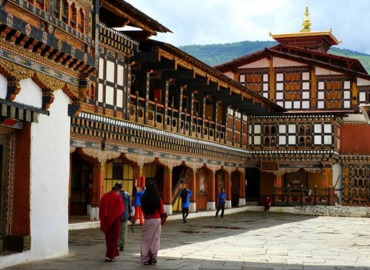 Rinpung Dzong is considered one of the most impressive structures of Bhutanese architecture. Rinpung Dzong is considered one of the most impressive structures of Bhutanese architecture.