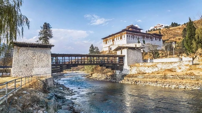 Paro Dzong in autumn