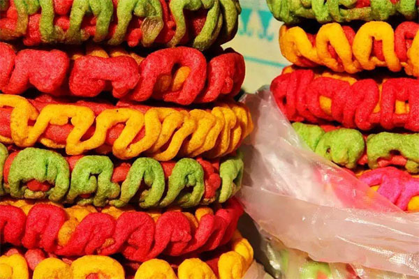 Tibetans make deep-fried noodle called 'Kasai' for Losar New Year.