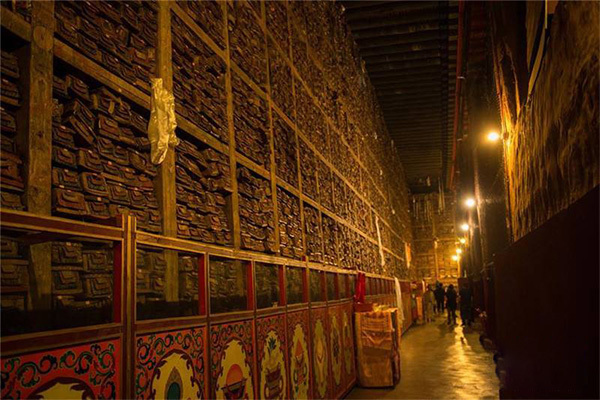 Book wall
