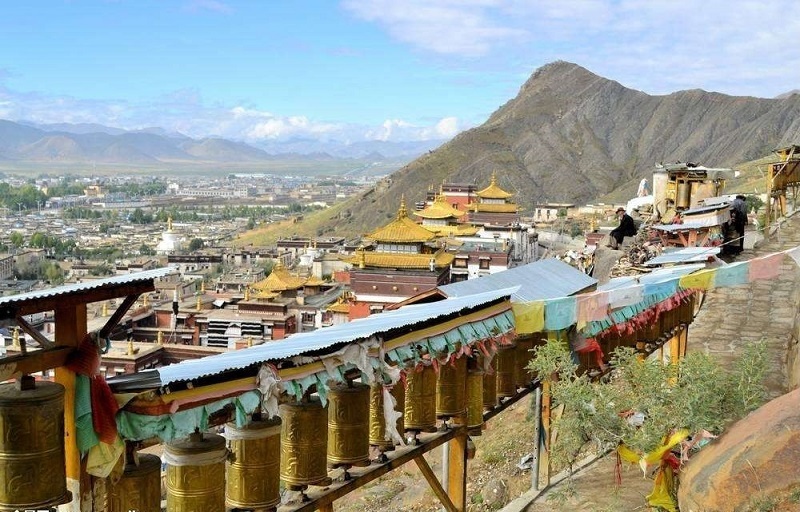 Tashilhunpo Monastery in Shigatse. Tashilhunpo Monastery