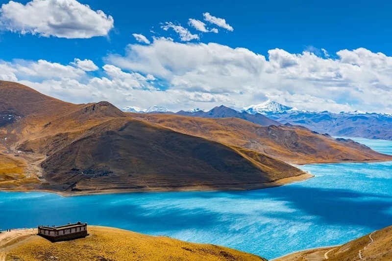 Yamdrok Lake Yamdrok Lake in October